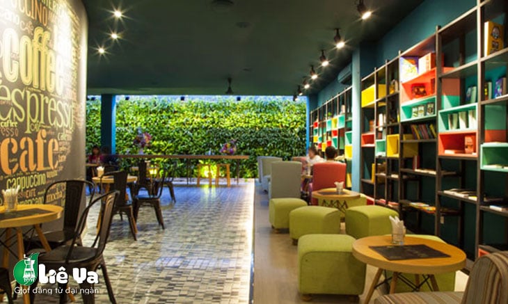 Huy Hoàng Bookstore Cafe